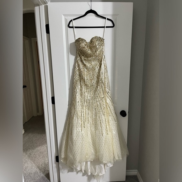 Women’s Formal Dress - White/ Cream/ Gold - Size 4 - Picture 1 of 2